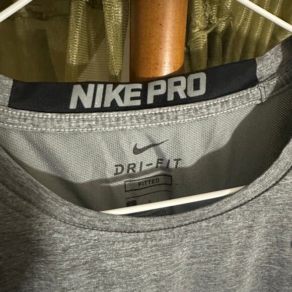 Nike Pro Dri-FIT Fitted Training Shirt – Heather Gray – Size L – Excellent Used - Picture 3 of 5